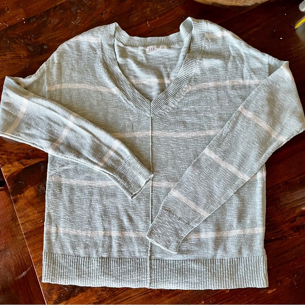 GAP Soft Spring Mint Green V-Neck Sweater with White Stripes sz L